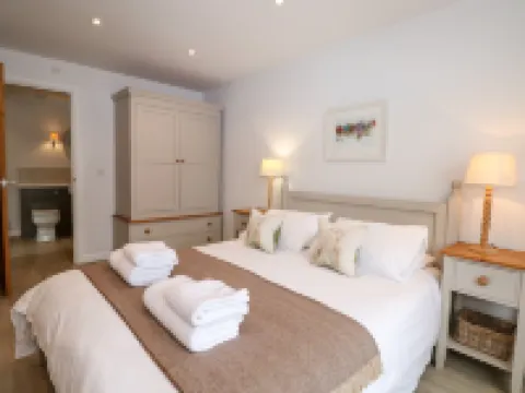 Fox's Den Hotels in Fareham