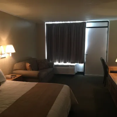 Fenwick Islander Motel Hotels near Lost Treasure Golf