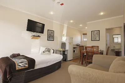 Big Five Motel Hotel a 