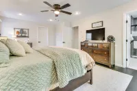 3 Mi to Lake: House w/ Fire Pit in Mountain Home! - 3-Star
