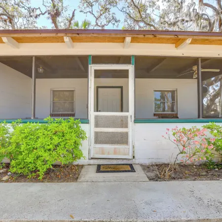 Dock & Fire Pit: Scenic Studio on Suwannee River!