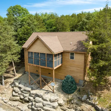 Dakota Lodge 2 Bedroom Home by RedAwning