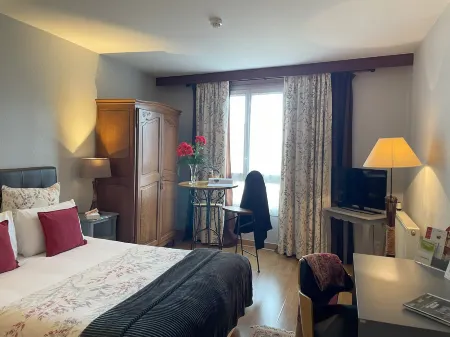 The Originals Boutique, Hôtel Clos Sainte Marie, Nevers Отели в г. Невер