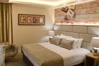 The Residence Hotel