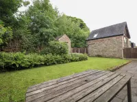 Horse Shoe Cottage Hotels near Biddulph Library