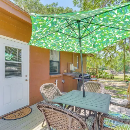 < 1 Mi to Lake Rousseau: Waterfront Home!