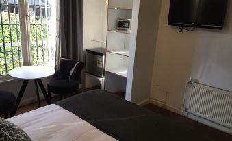 WE Hotel