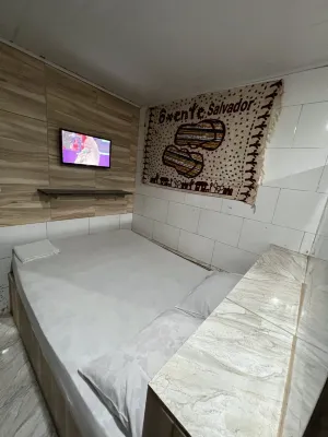 KitNet na Praia de Itapuã Отели рядом с достопримечательностью «Itapua beach»