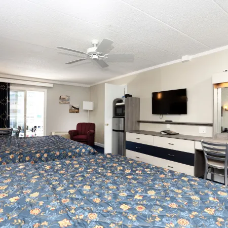 Adventurer Oceanfront Inn