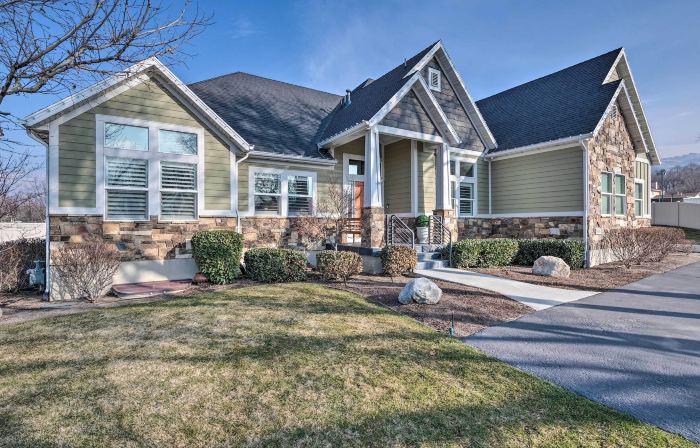Vibrant Chic Home ~ 20 Mi to Salt Lake City!