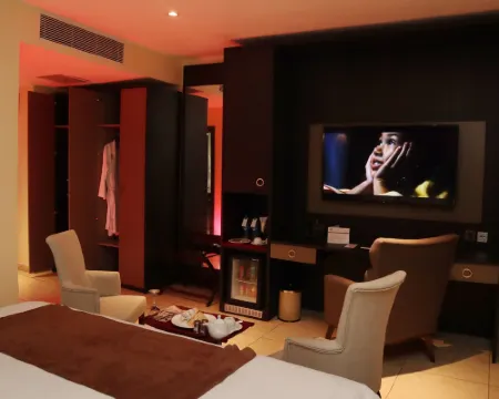 卡拉巴爾蒙蒂套房酒店 卡拉巴爾酒店