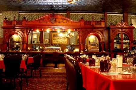 Irma Hotel Отели в г. Коди