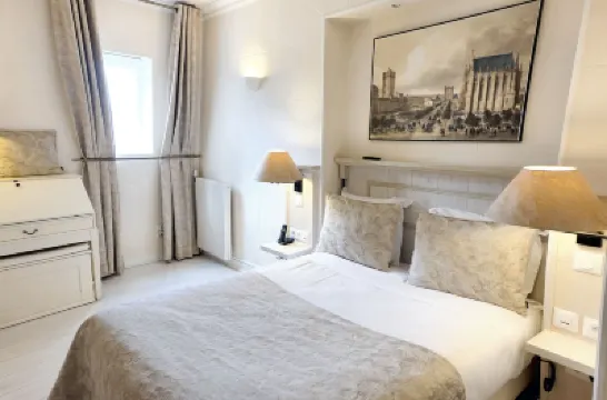 Hôtel du Château Hotels near château de Vincennes