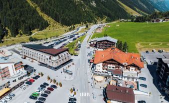 Hotel Mittagskogel Pitztal