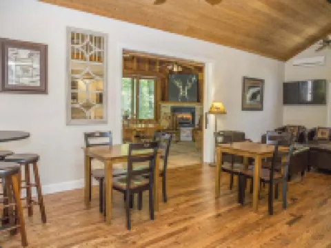 Brook Trout Inn Hotels in Transylvania County