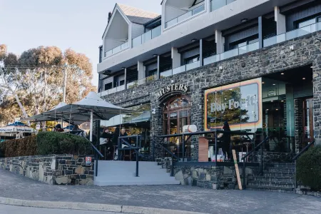 Banjo Paterson Inn Отели рядом с достопримечательностью «Сноуи Маунтинс Граммар Скул»