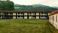 Marlinton Motor Inn - Motels