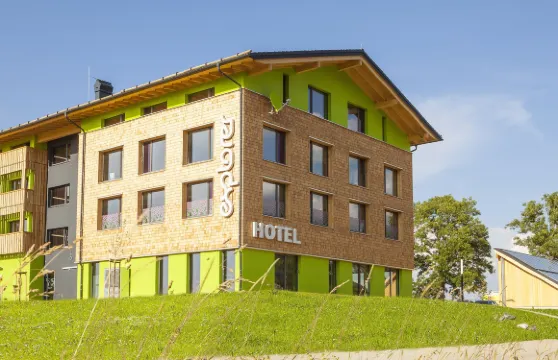 新天鵝堡探險家酒店