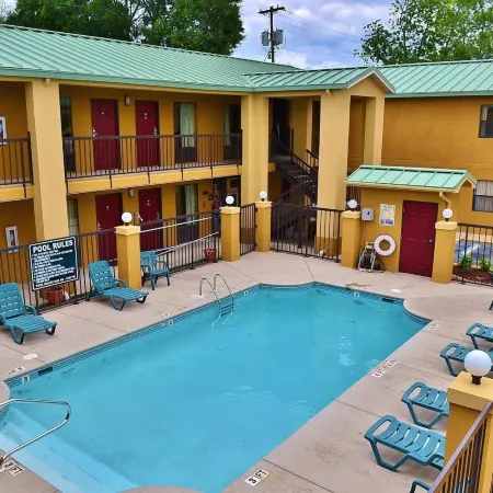 Executive Inn Opp