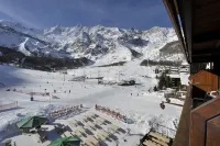 Hotel the Larix Ski-in Ski-Out - Mountain View