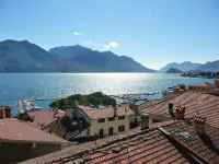 Beautiful view of the lake and mountains, free WiFi, calm.