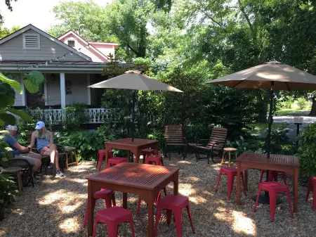 Hopkins Ordinary Bed, Breakfast and Ale Works