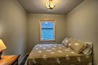 Pet-Friendly Petoskey Area Cabin, Walk to River! - Pet friendly