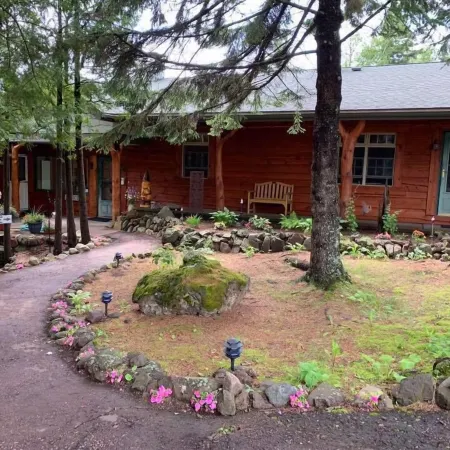 Thomsonite Beach Inn