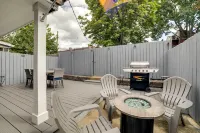 Walk to Walnut St: ‘Shadyside House’ w/ Deck - บังกะโล