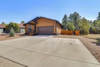 Hot Tub & Outdoor Living: Relaxing Show Low Cabin - 2-نجوم