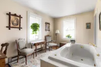 The Stagecoach Inn Bed & Breakfast and Five20 Social Stop Hotels in Cedarburg