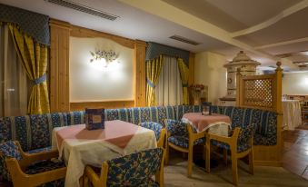 Albergo Dimaro Wellness Hotel
