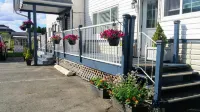 River Heights Motel Hotels in Courtenay