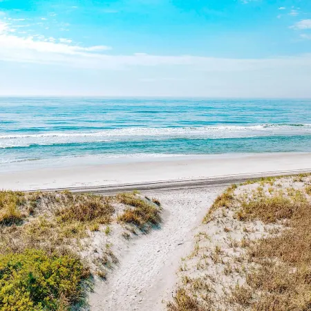 Beautiful Brigantine Condo - Walk to Beach!