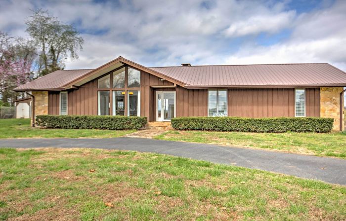 Monticello Home w/ Multi-Level Deck on 2 Acres!