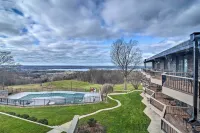 Cozy Bellaire Condo w/ Balcony - 3 Mi to Skiing! - 3-Star