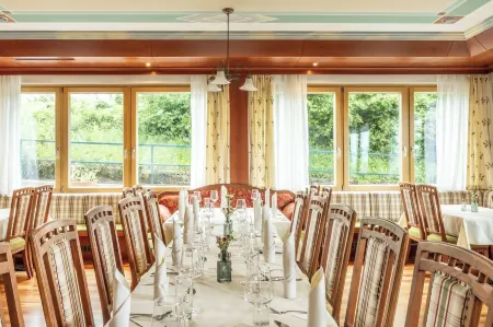 Hotel Engel Alberschwende Отели рядом с достопримечательностью «Пфендер»