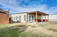 Fenced Yard: Modern Barndominium in Amarillo! - 2-Star