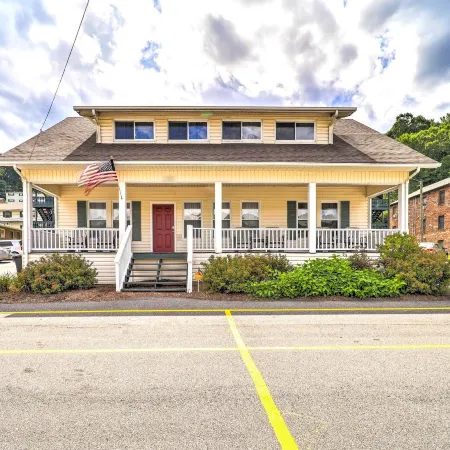 Bright Boone Home Walk to Appalachian State!