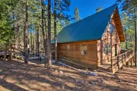 Family Cabin w/ Hot Tub: 1 Mi to Angel Fire Resort - ペット同伴可