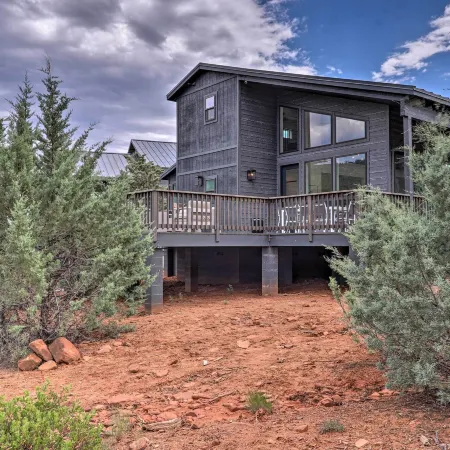 Fire Pit, Deck & Mtn Views: Upscale Pine Cabin!