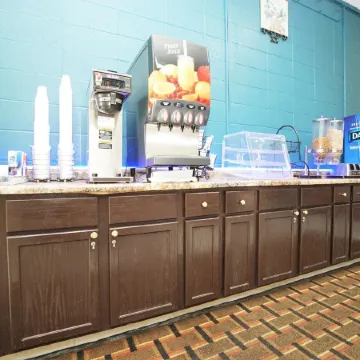 Faribault Hometown Inn & Suites