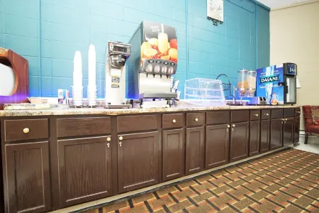 Faribault Hometown Inn & Suites Отели в г. Фэрибо