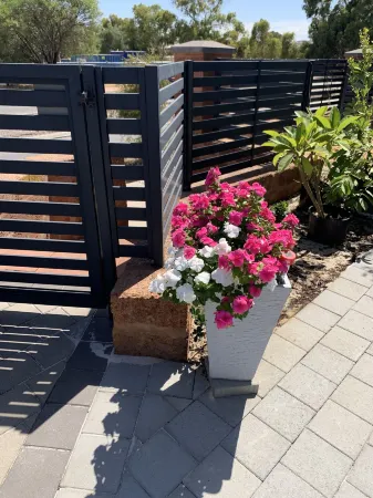 West Swan B&B Отели в г. Кавершам