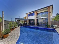 Raintree Motel Hotels in Townsville