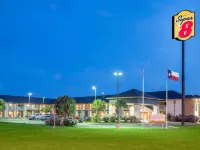 Super 8 by Wyndham Dilley TX Hotels in Dilley
