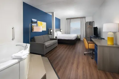 Comfort Suites Outlet Center Hotels near Asheville Regional Airport