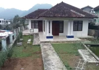 Rumah Villa Ciputri Hotel di Ciputri