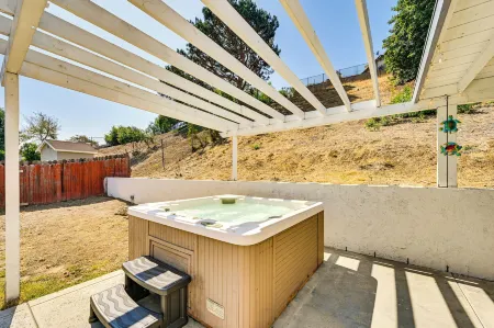San Diego Home AC, Hot Tub, Covered Patio and BBQ