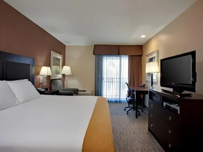 Holiday Inn Express San Clemente N – Beach Area Hotels near Albertsons